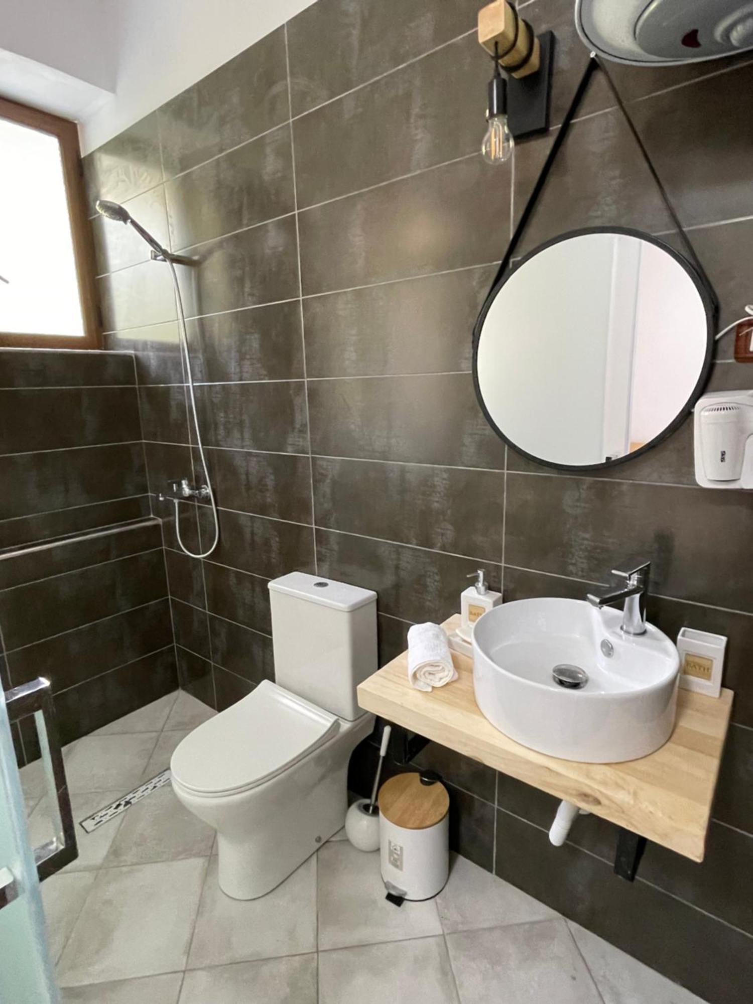 Xho'S Forest Guest House ベラト 部屋 写真